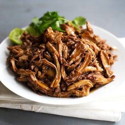 Honey Glazed Crockpot Chicken Adobo - simple pantry ingredients, hardly any hands-on time, 200 calories. | https://leven-goed.today