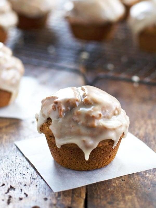 Healthy Maple Glazed Pumpkin Muffins: whole grain, less sugar and oil, 270 calories - Pinch of Yum