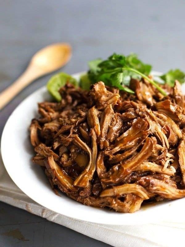 Honey Glazed Crockpot Chicken Adobo - simple pantry ingredients, hardly any hands-on time, 200 calories. | https://leven-goed.today