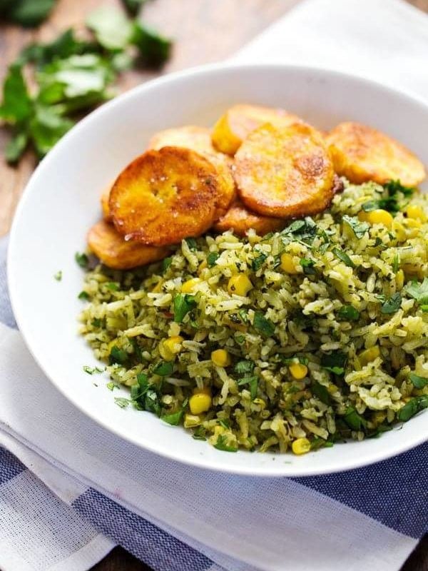 Green Mexican Rice with Corn - the perfect simple summer side! 240 calories. | pinchofyum.com